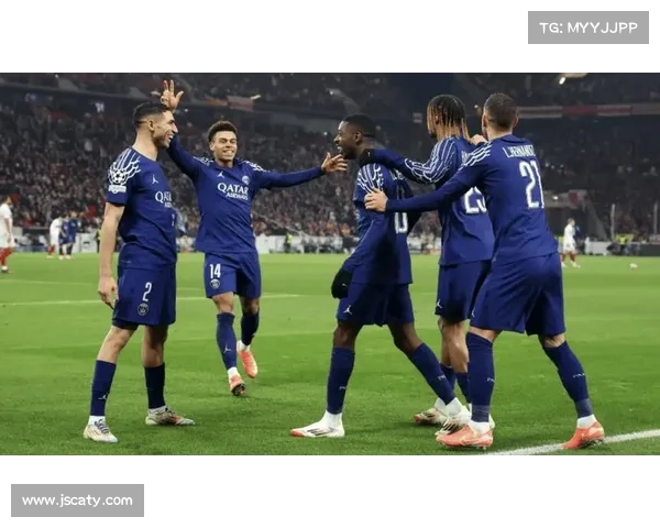 欧冠焦点大战巴萨客场挑战巴黎弗里克临场智慧与球队战术遭遇严峻考验